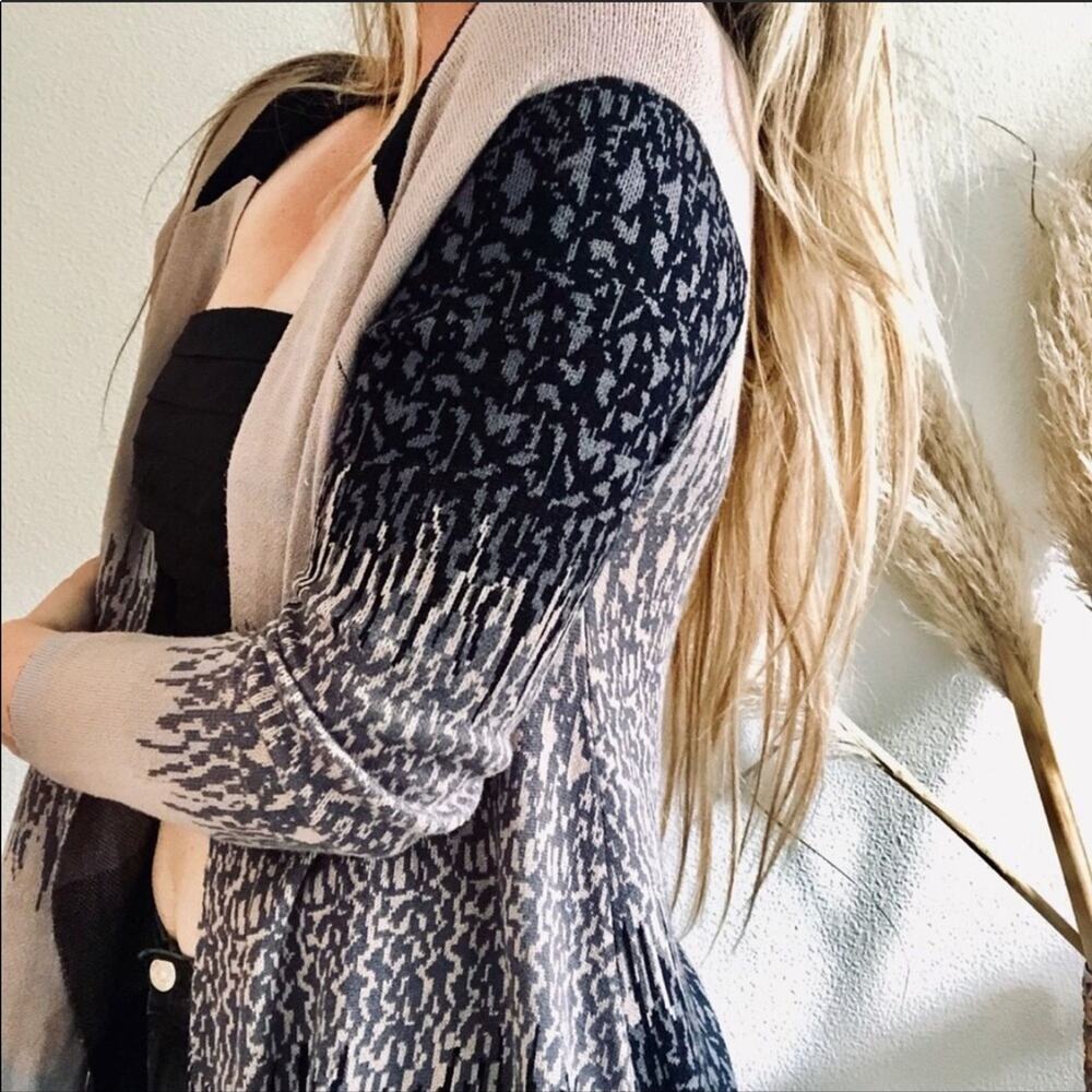 GYPSY 05 REVOLVE Global Village Black Tan Cream Printed Open Cardigan Sweater M - Picture 4 of 6